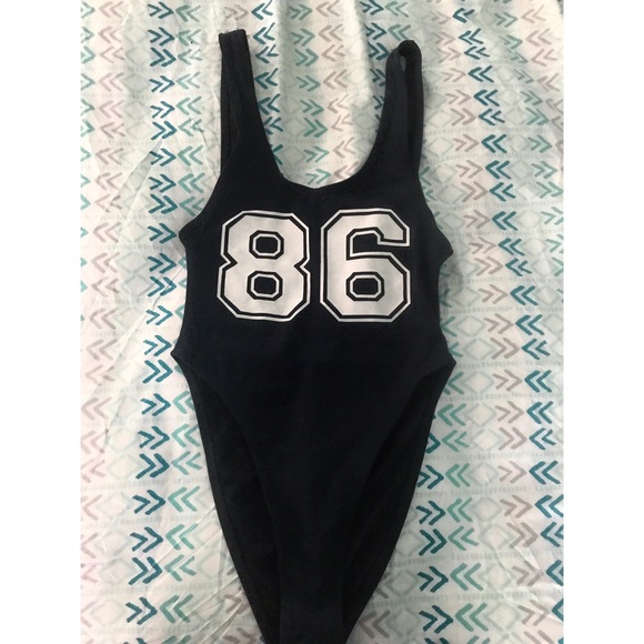 One piece sexy swimsuit - Picture 3 of 4